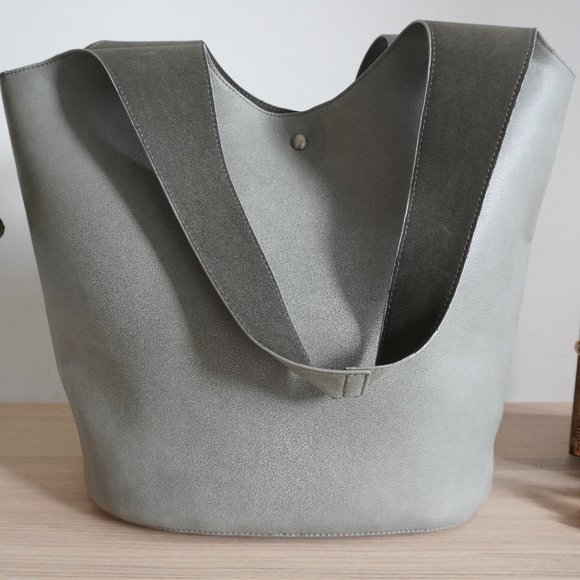 Oliver Bonas Handbags - OLIVER BONAS - Faux Leather Tote Bag - Colour Grey